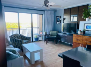 Downtown Port City River Roost with FREE parking